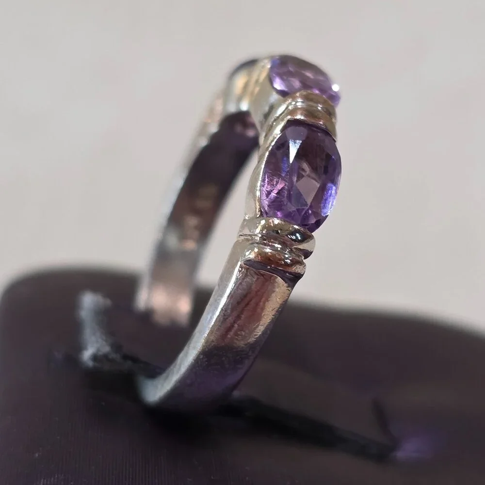 Vintage Oval Three Purple Stone Gemstone Band Sterling Silver Ring SZ 5